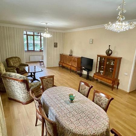 Apartment In The Center Of Yerevan Ngoại thất bức ảnh