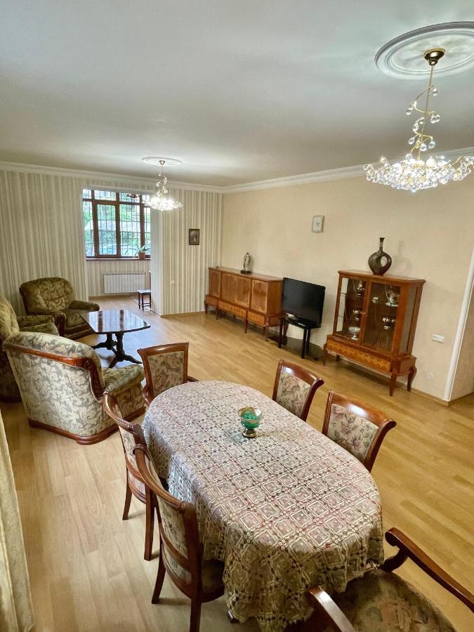 Apartment In The Center Of Yerevan Ngoại thất bức ảnh